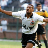 13 de Maio: Abolio da escravatura e a consagrao de Viola em 1988, no seu centenrio!
