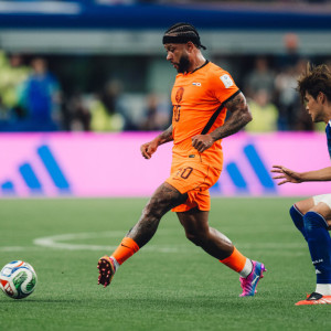 Memphis conta a hist�ria do Corinthians para os jogadores da Holanda