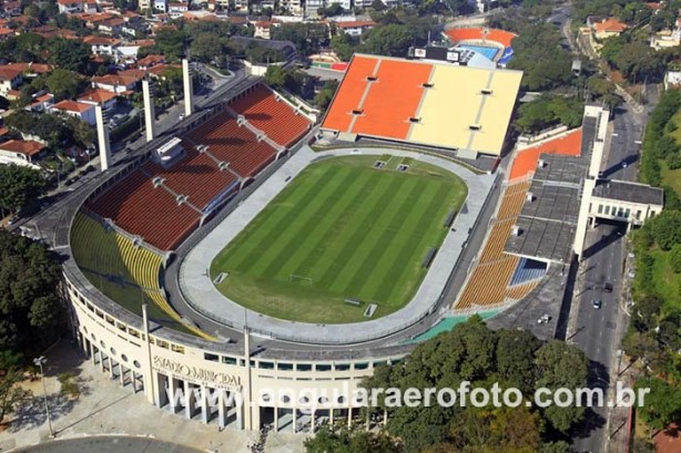 Se na Arena Corinthians gritam : Caiu em Itaquera, j era. E no Pacaembu? Como seria?