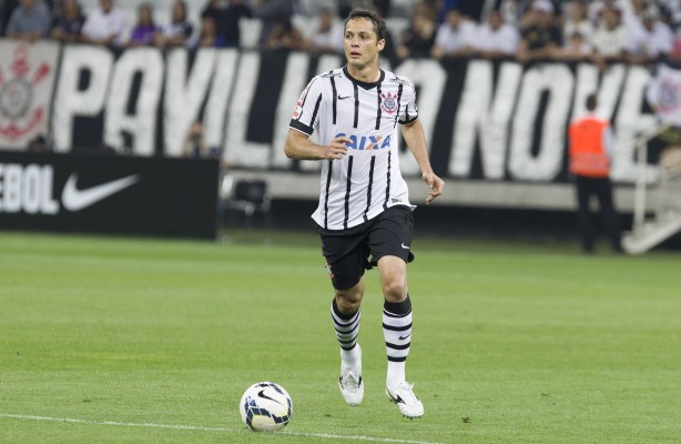 EXCLUSIVO: Ex-zagueiros do Corinthians são oferecidos para defender o Flamengo em 2016