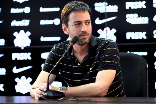 Chegadas, saídas e renovações: diretor detalha planos do Corinthians