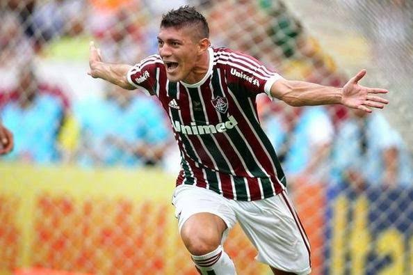 Edson, volante do Flu
