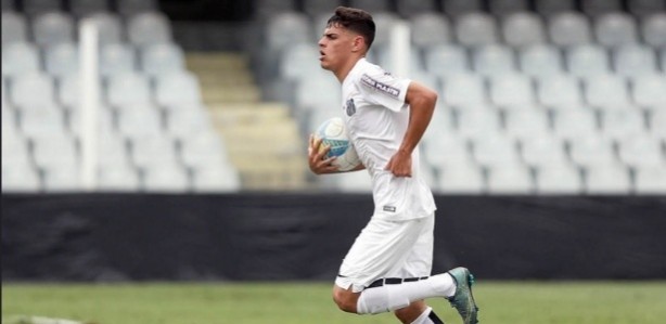 Corinthians teme contratar promessa de 16 anos do Santos.