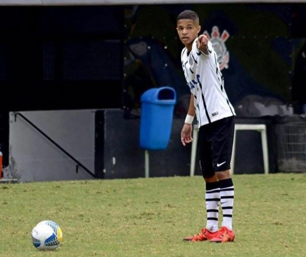 Joia do Corinthians tem oferta de trs rivais.