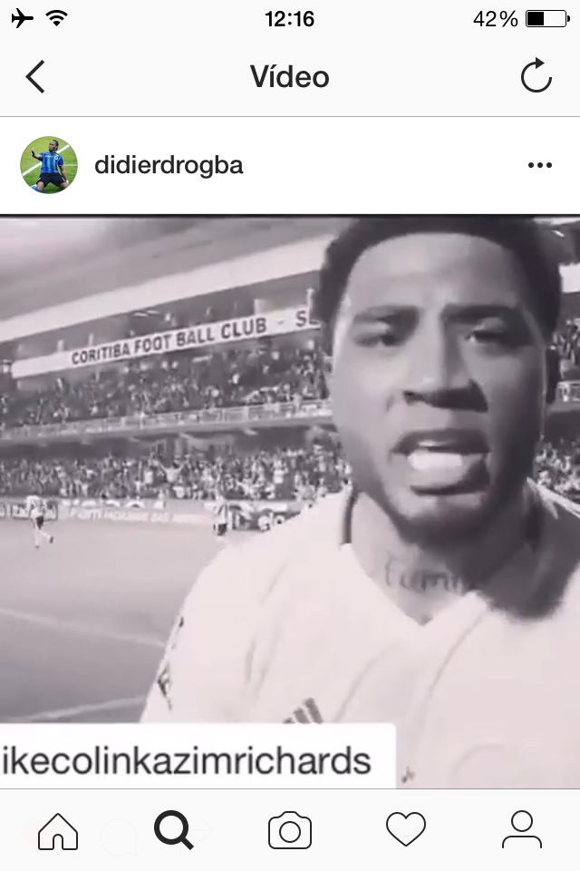 Drogba seria uma boa.