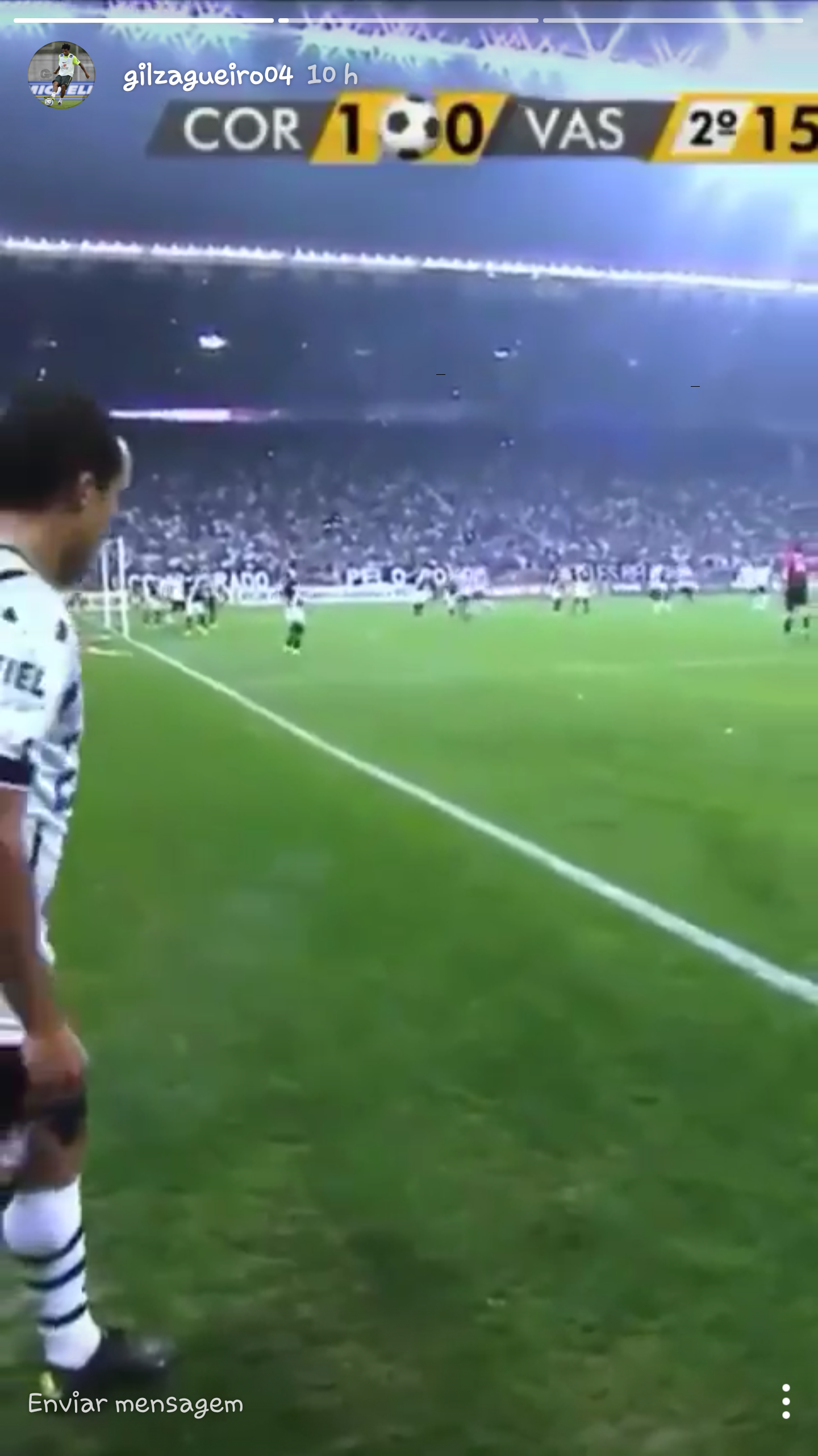Gil mitando..
