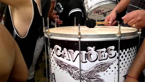 Bateria nas arquibancadas j�!