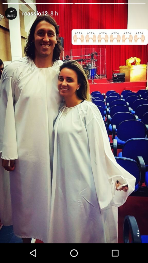 Jesus Cristo est� entre n�s