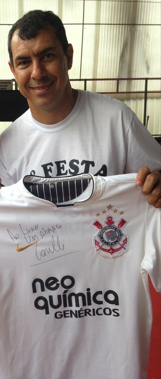 [Foto] Camisa autografada pelo Monstro sagrado Carille!