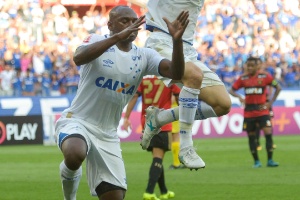Corinthians procura Cruzeiro por Sass.