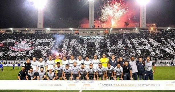 H 6 anos, o Corinthians calava milhes de Bocas e se tornava campeo da Libertadores!