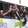 Ônibus corinthiano a caminho do estádio: 40 mil ingressos disponibilizados para a torcida