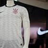 Camisa branca do Corinthians modelo 2012