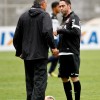 Tite conversa com Chico no treino do Corinthians