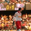Rogrio Ceni na frente do placar apontando 1 a 0 para o Corinthians sobre o So Paulo