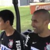 Jogadores do Corinthians gravando 'Zizao t lendo'