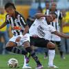 Disputa de bola entre Neymar e Jorge Henrique