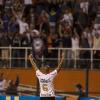 Roberto Carlos festeja o fim da partida