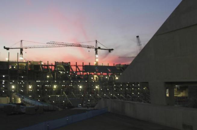 Arena Corinthians: 50% concluda, imagens do entardecer e panormicas dos acessos ao estdio