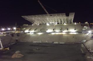 Arena Corinthians: fotos noturnas da obra - que n�o p�ra nem pro fim de ano