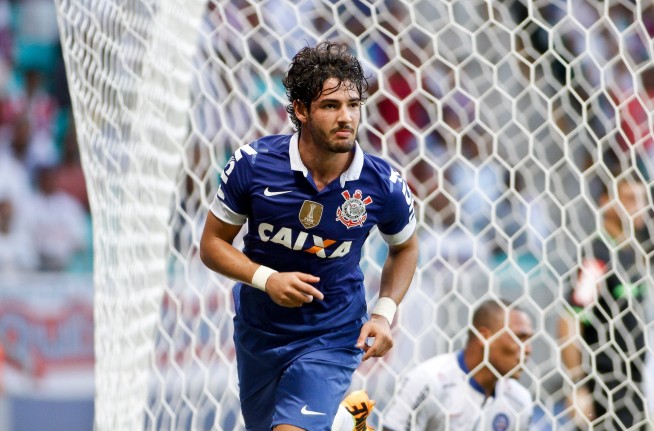 Na estreia da camisa azul, Corinthians faz 2x0 em cima do Bahia