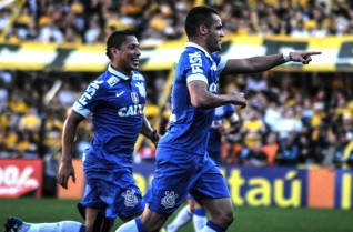 Brasileir�o 2013: Crici�ma 0x2 Corinthians