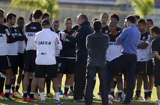 Corinthians treina sem Jorge Henrique as v�speras da final do Paulist�o