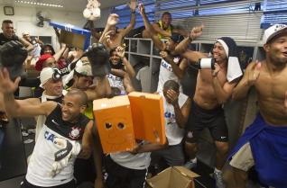 Jogadores do Corinthians gravam clipe de Harlem Shake