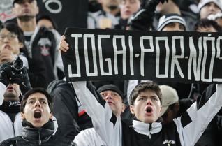 Torcida do Corinthians invade Toyota Stadium para o jogo contra o Al Ahly