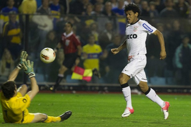 Romarinho marcou o gol do Corinthians na primeira final contra o Boca