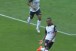 Malcom sai do banco, marca gol e comemora muito