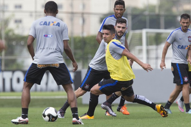 [Tudo Timão] Insatisfeito, Guilherme viaja com o grupo e continua na reserva com Cristóvão 