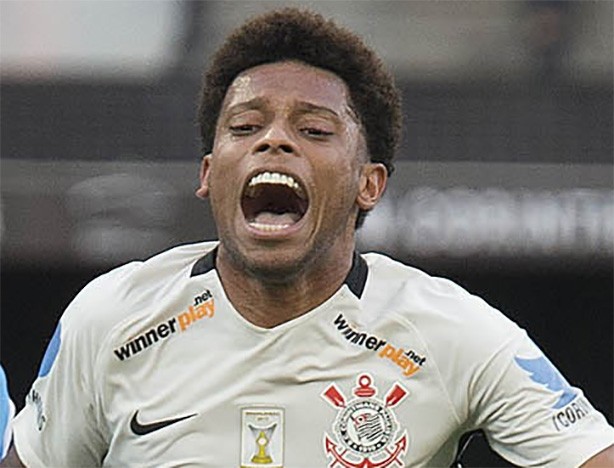 Corinthians ganhou de virada com gols de André e Uendel nos minutos finais