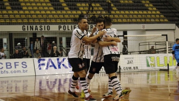 Corinthians volta s quadras pelas oitavas da Liga Nacional de Futsal
