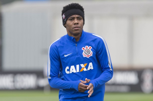Elias deixou o Corinthians h um ano para reforar o Sporting, de Portugal