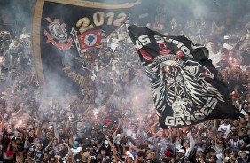 Gavies far protesto em frente  Arena Corinthians