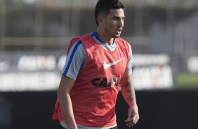 Pedro Henrique treinou nesta tera-feira e disputa vaga de titular com Yago e Balbuena
