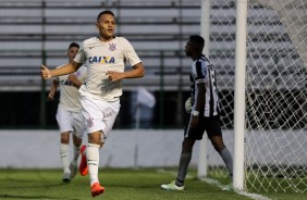 Lo Jab anotou o primeiro gol corinthiano na deciso do Brasileiro Sub-20