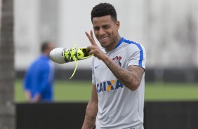 Gustavo pode realizar sua estreia pelo Corinthians nesta quinta-feira