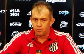 Técnico pode anunciar renovação de vínculo nesta sexta-feira