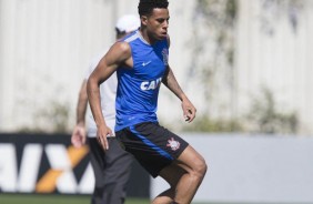 ltimo reforo do Corinthians para o Brasileiro, Gustavo foi relacionado para pegar o Sport