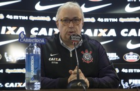 Roberto de Andrade confirma Jô no Corinthians
