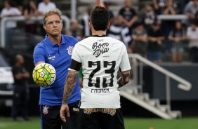 Oswaldo quer Corinthians jogando com a bola nos pés diante do Cruzeiro