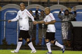 Roberto Carlos atuou ao lado de Ronaldo no Timo em 2010 e 2011
