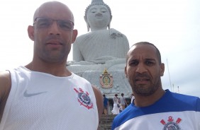 Washington e Fernando no Big Buda, principal ponto tur&iacute;stico de Phuket