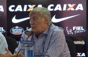 Flvio Adauto se posiciona sobre retorno de Tevez ao Corinthians