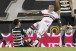 Marquinhos Gabriel leva chute na cabe�a; �rbitro ignora, mas expulsa Kazim e Maicon