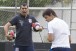 Nos Estados Unidos, Carille comanda treino com Romero no ataque; C�ssio d� 'susto'