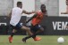 Treino do Corinthians tem Jadson em campo e Mendoza 'fominha'