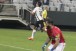 Jadson faz tratamento com gelo e ser� reavaliado; meia pode n�o estar 100% diante do Botafogo-SP